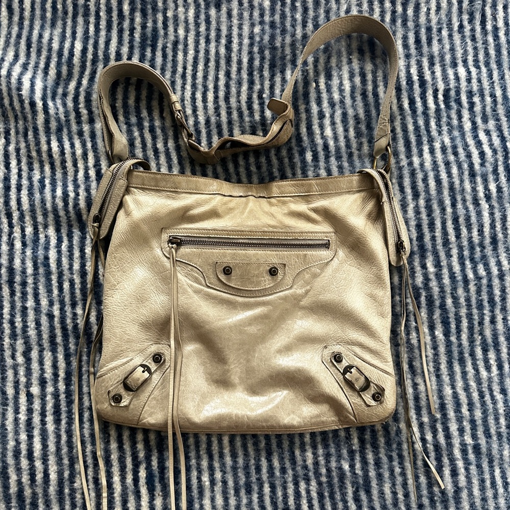 Balenciaga city messenger bag